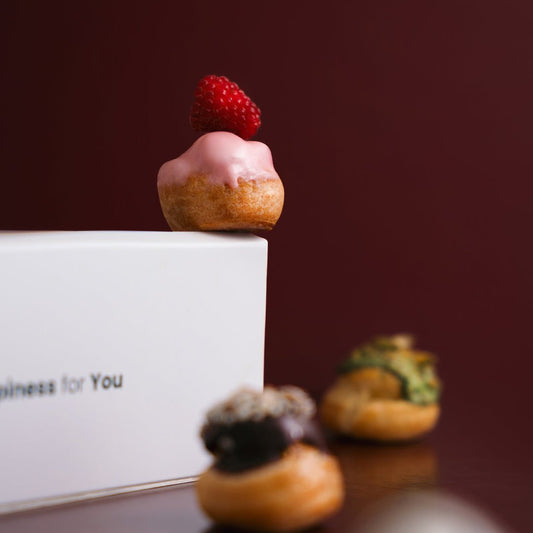 Bundle_offer_Mini_Eclairs_2_Assorted_Desserts_Chantilly_Cafe