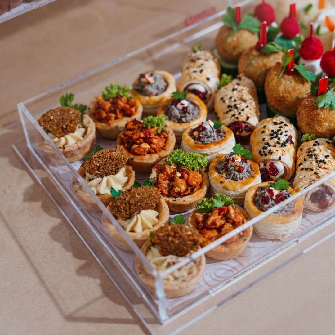 Chantilly_Canap_Box_Desserts_Savory_Chantilly_cafe_Birthday_Cake_3