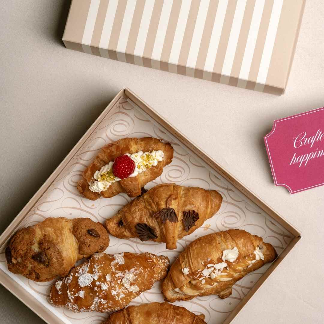 Dreamy_Mini_Croissants_2_desserts_sweet_pastry_chantilly_cafe
