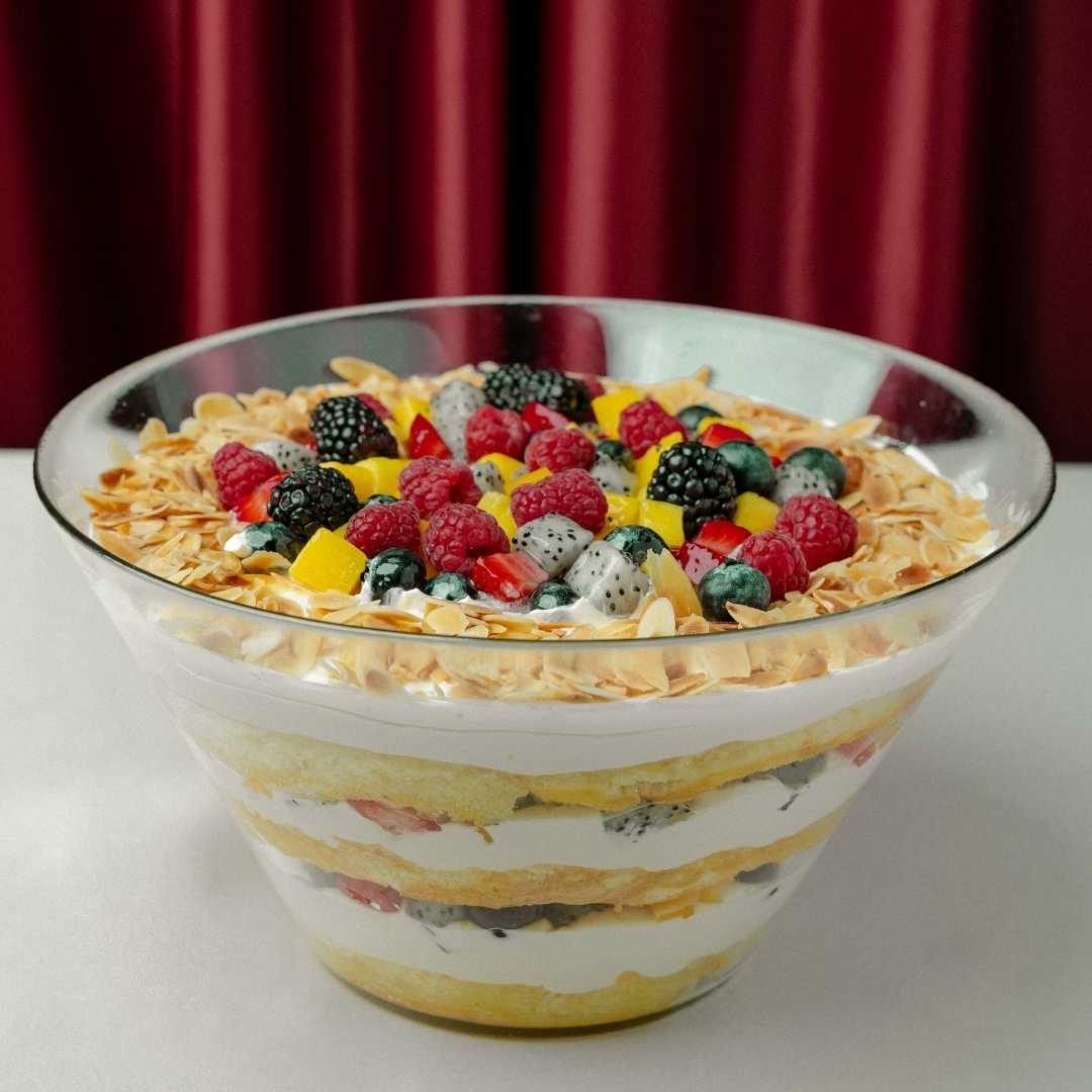 Fruits_Trifle_Desserts_Chantilly_Cafe_cake_Ramadan
