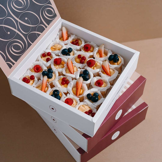 Mini_San_Sebastián_Assorted_Desserts_Chantilly_Cafe_cake